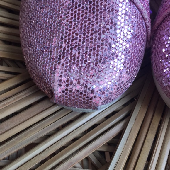 TOMS pink sparkly toddler size 7 - Picture 4 of 8